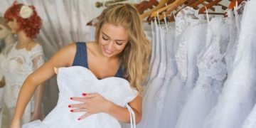 How to choose a wedding dress based on your body type